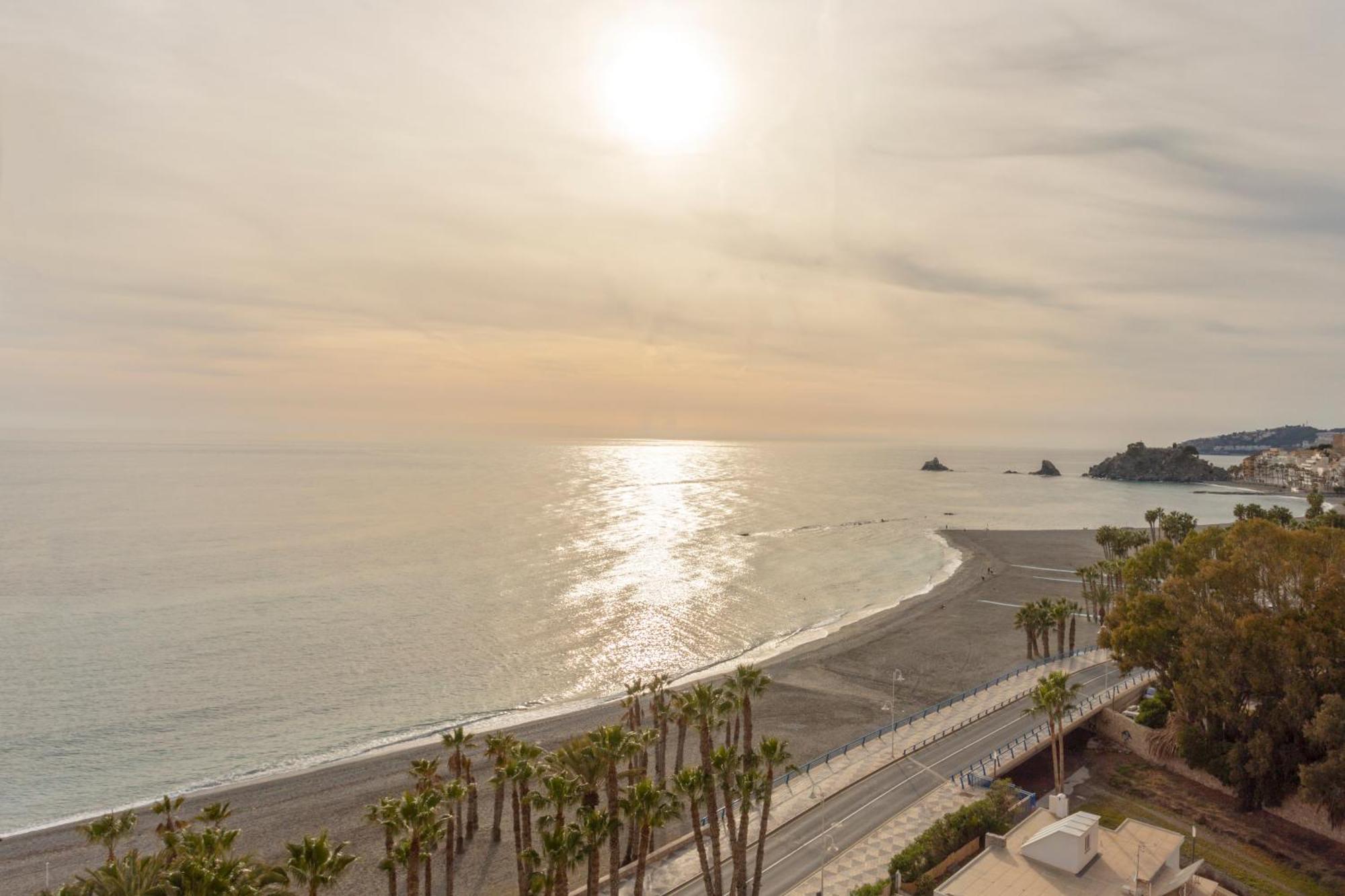 1003 - Seafront Apartment On El Paseo - Air Conditionning - Wi-Fi - Smart Tv Almuñécar Eksteriør bilde